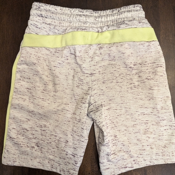 Kids Gap shorts, size small - Picture 5 of 5